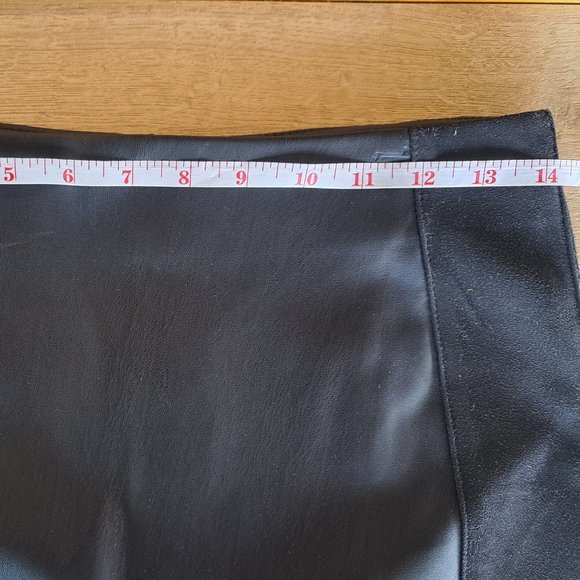 Faux leather skirt - Picture 3 of 6